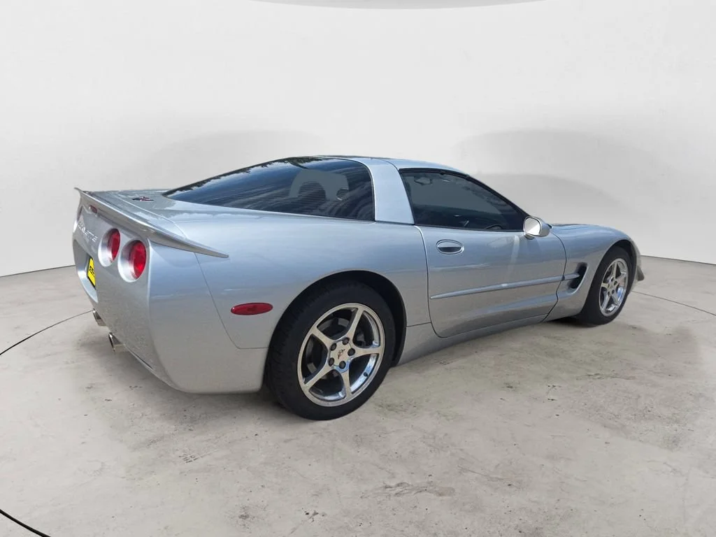 Used 2001 Quicksilver Metallic Chevrolet 2DR CPE image 5
