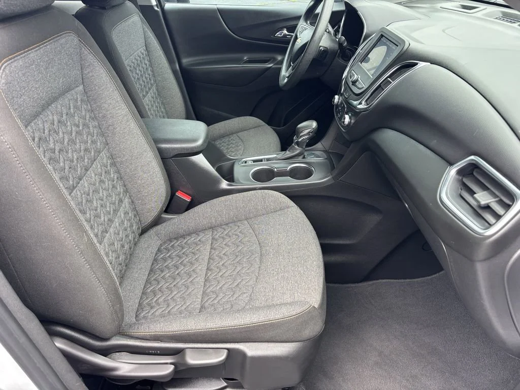 Used 2022 Summit White Chevrolet LT image 21