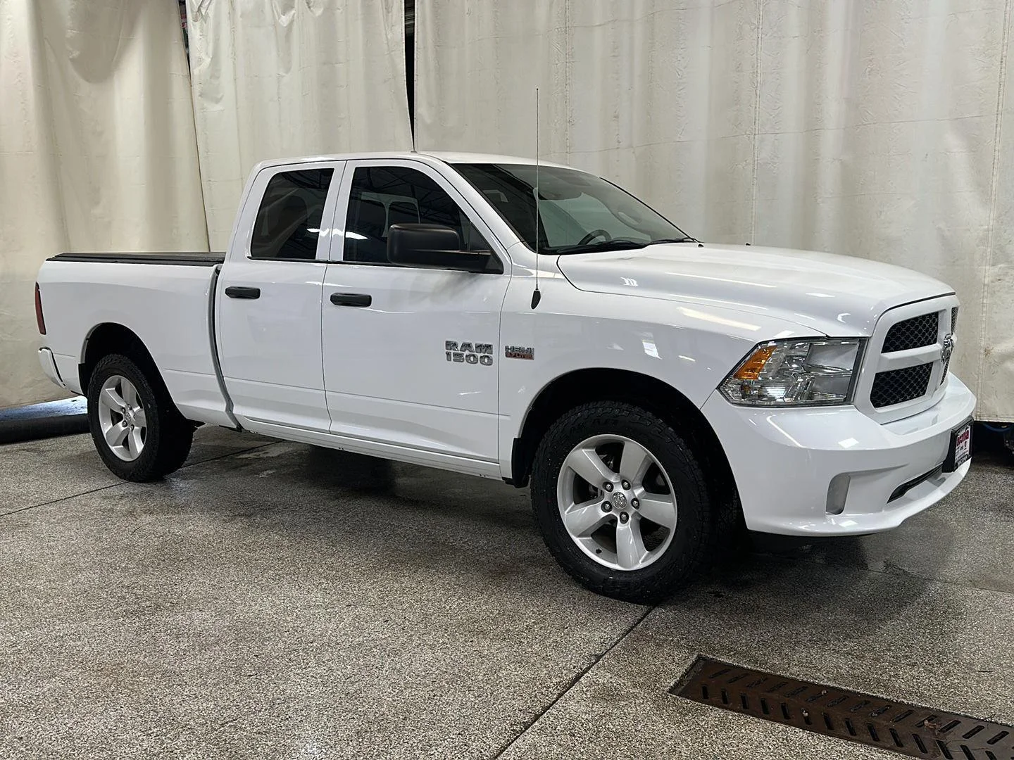 Used 2016 Bright White Clearcoat Ram Express image 7