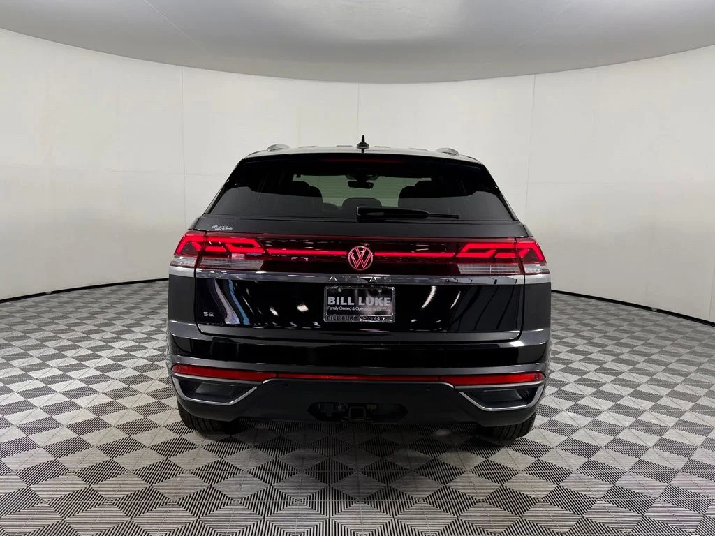 Used 2026 Black Volkswagen SE w/Technology image 5