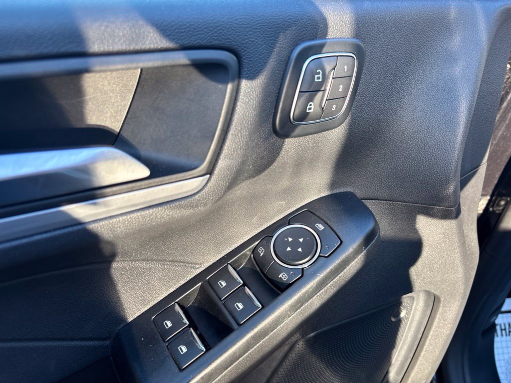 Used 2025 Black Ford Platinum image 18