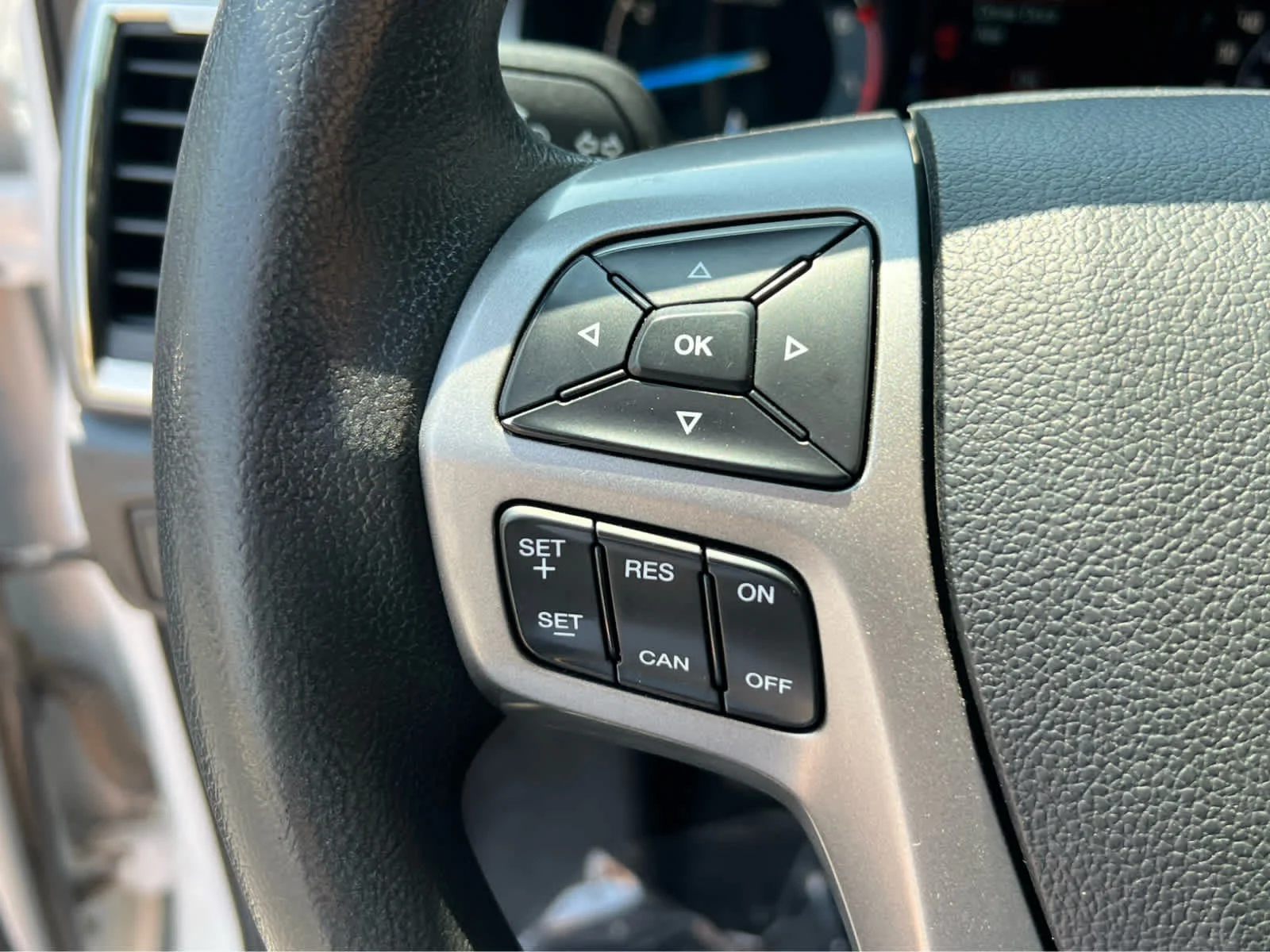 Certified Used 2020 Oxford White Ford XLT image 32