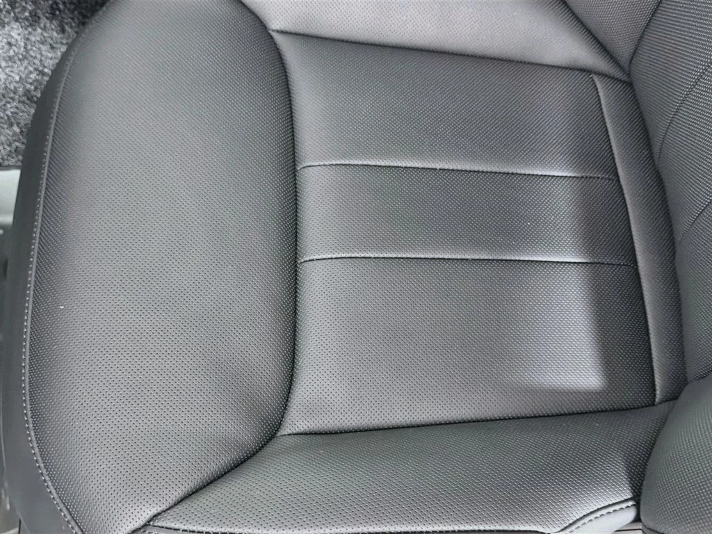 New 2026 Santorini Black Land Rover SE image 20