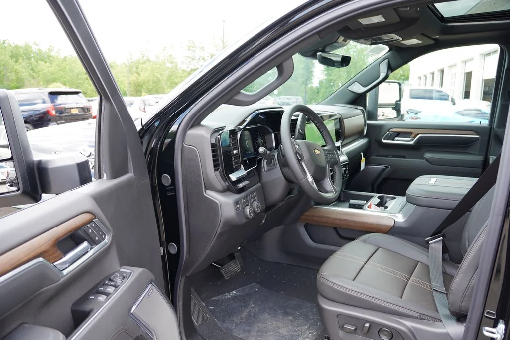 New 2026 Black Chevrolet High Country image 11
