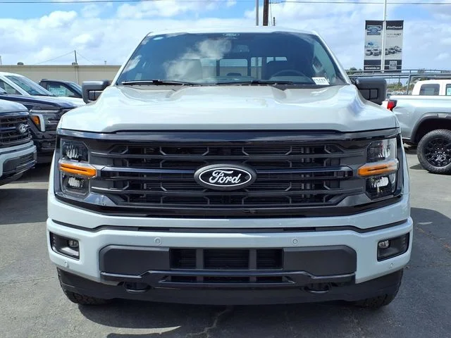 New 2026 Avalanche Ford XLT image 2