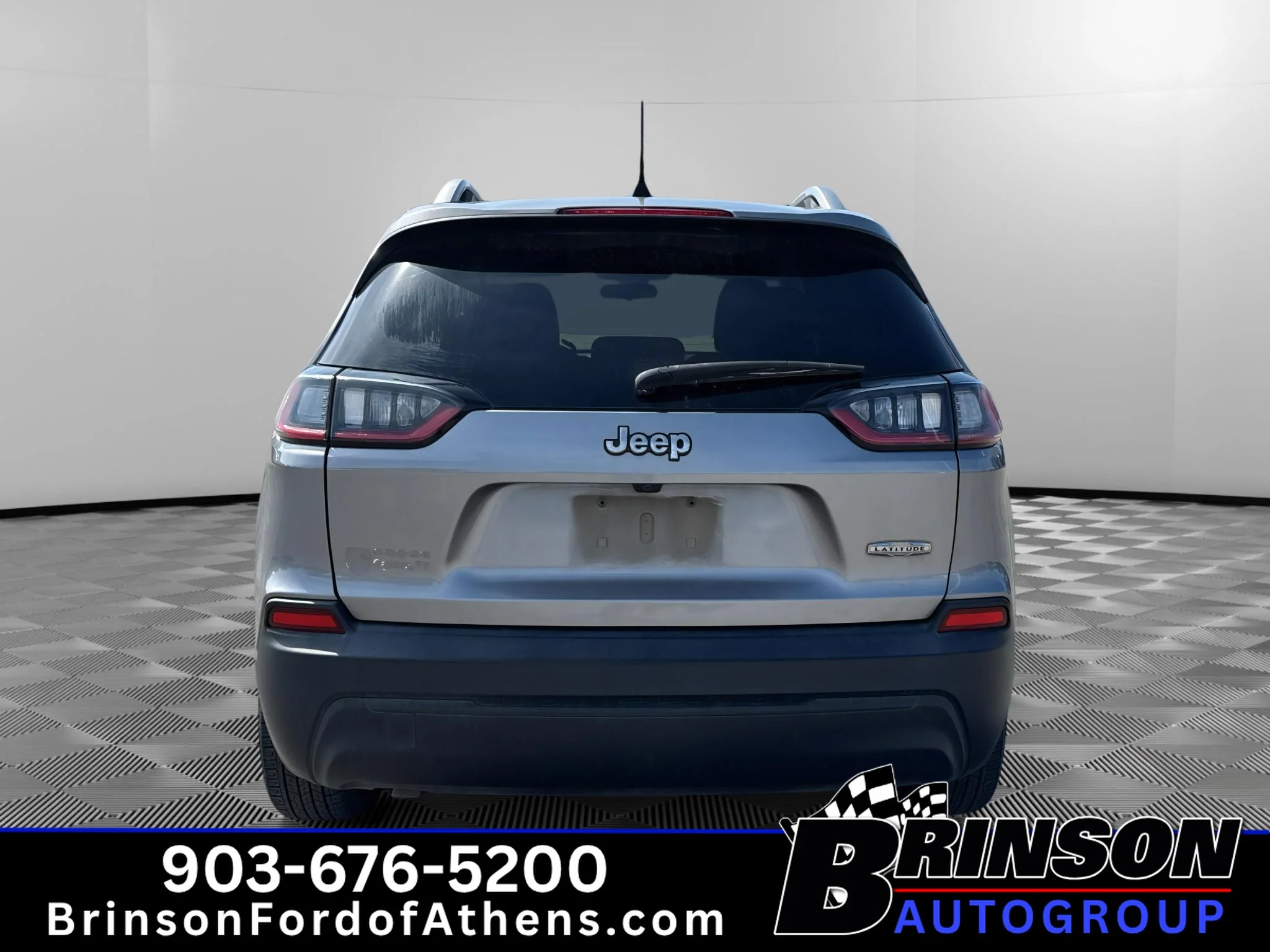 Certified Used 2020 Billet Silver Metallic Clearcoat Jeep Latitude image 6