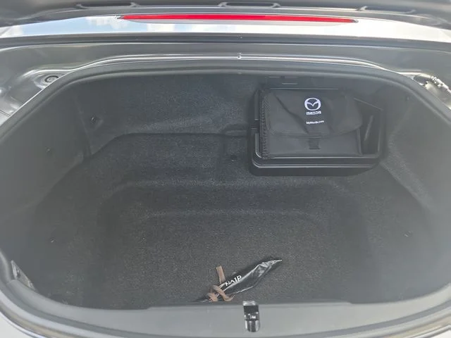 Used 2017  Mazda Grand Touring image 23