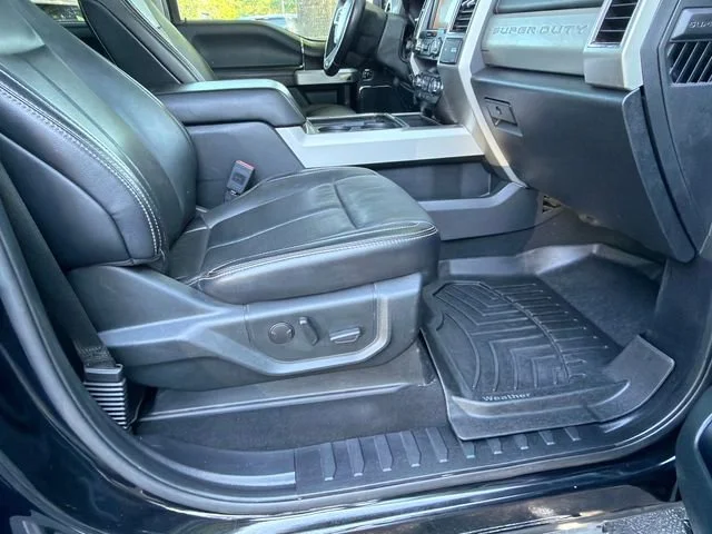 Used 2020 Black Ford LARIAT image 13