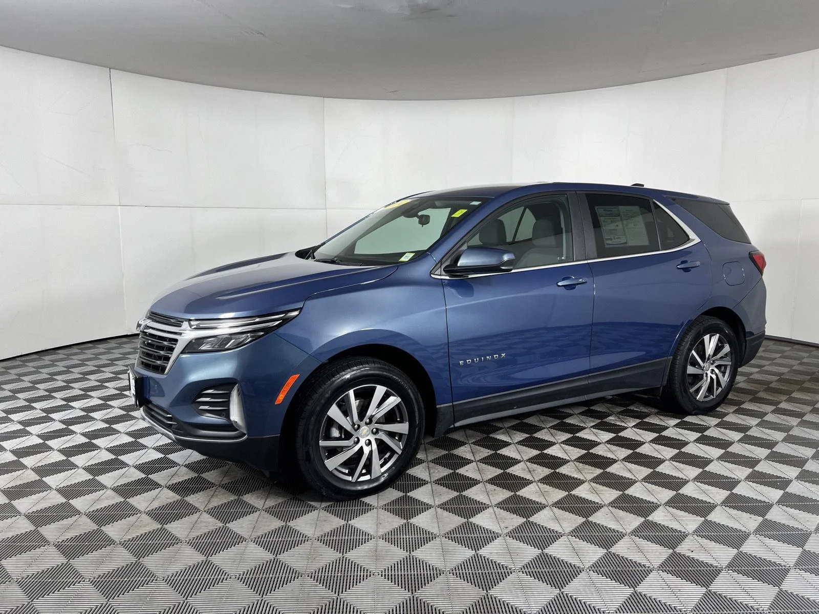 Used 2024 Lakeshore Blue Metallic Chevrolet LT image 34