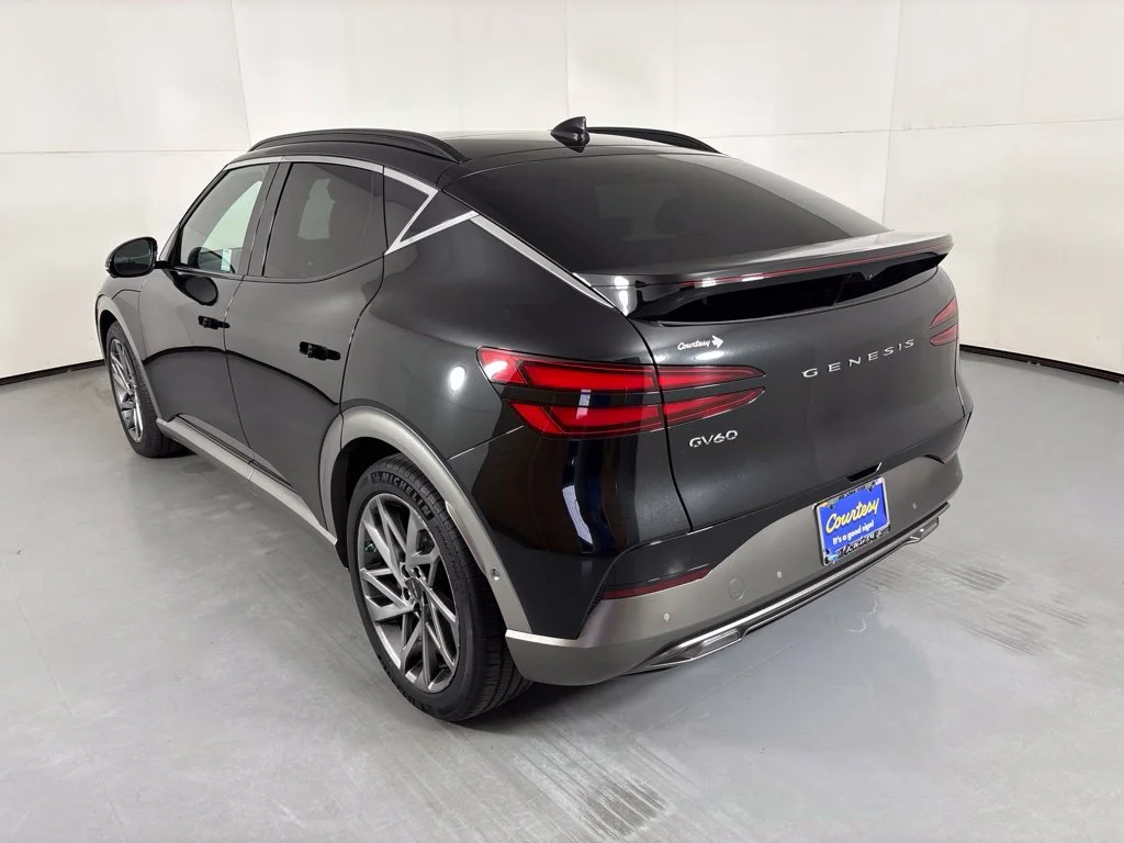 Used 2023 Black Genesis Advanced image 6
