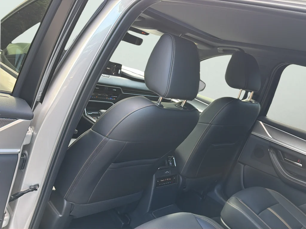 New 2026 Platinum Mazda 3.3 Turbo Premium Plus AWD image 17