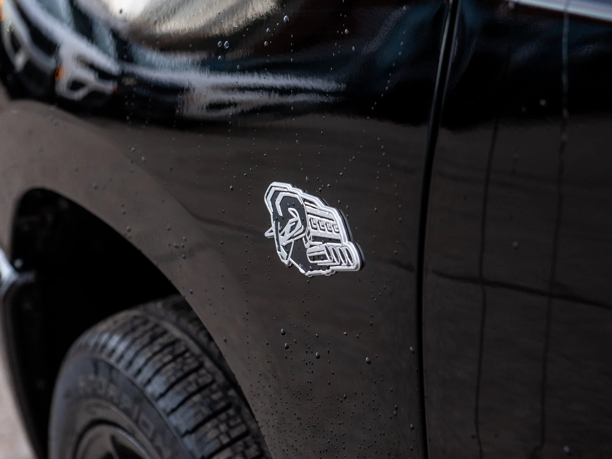 New 2026 Black RAM Sport* HEMI V8 image 3