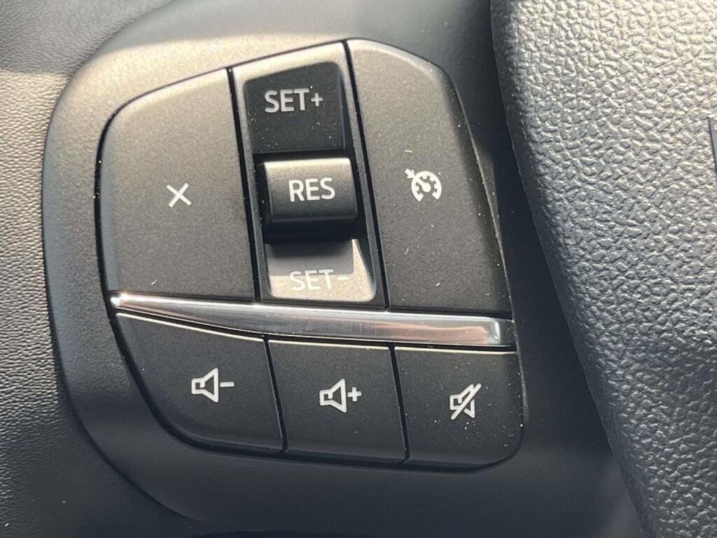 New 2026 Oxford White Ford XLT image 32