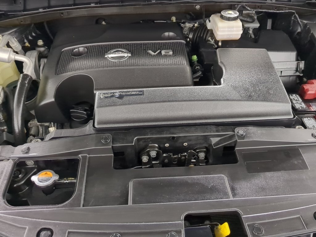Used 2017 Magnetic Black Metallic Nissan Platinum image 31
