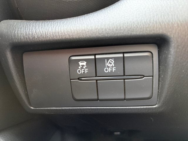 Used 2022 Silver Mazda Sport image 22