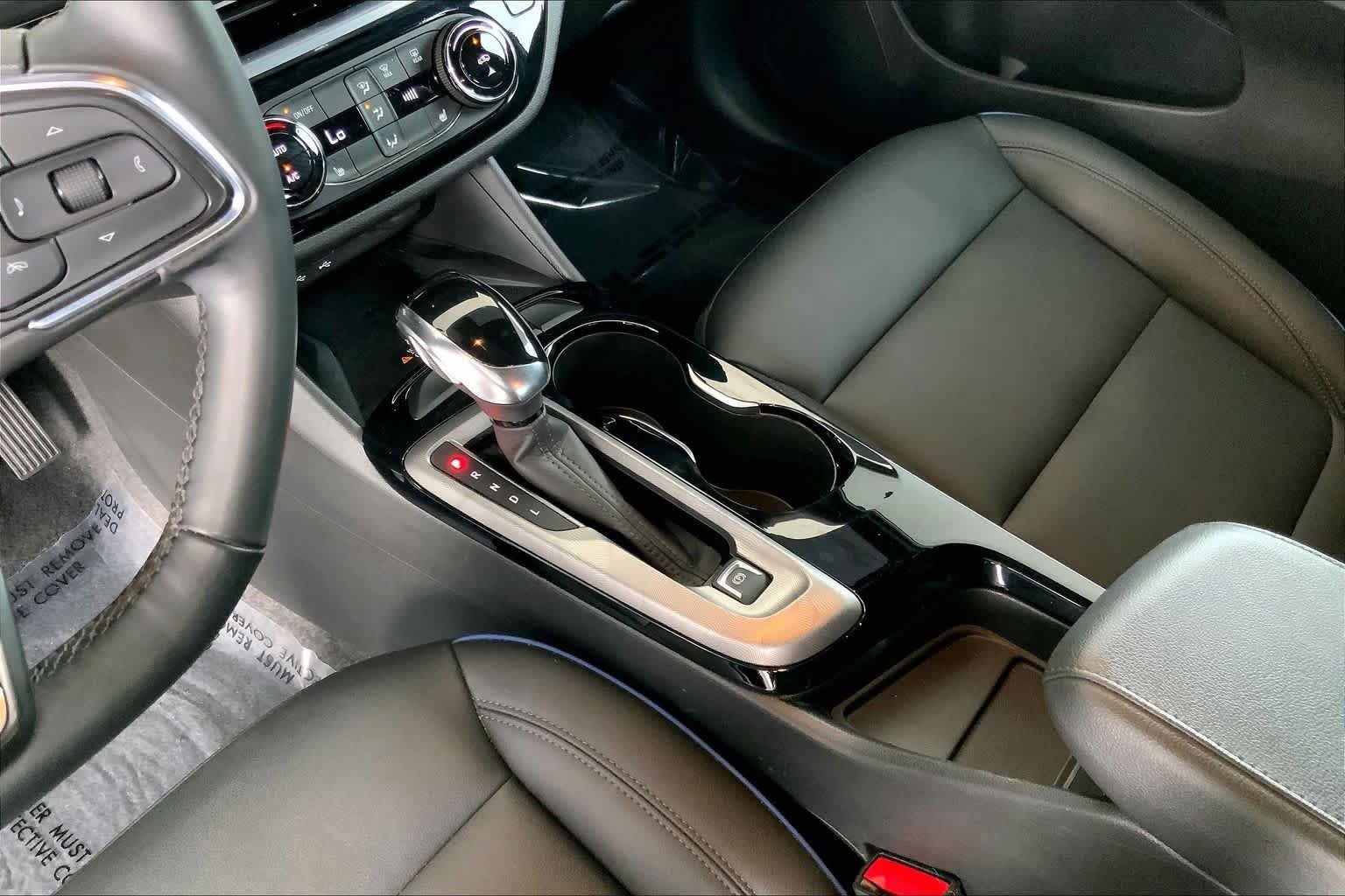 Used 2024 Summit White Buick Sport Touring image 17