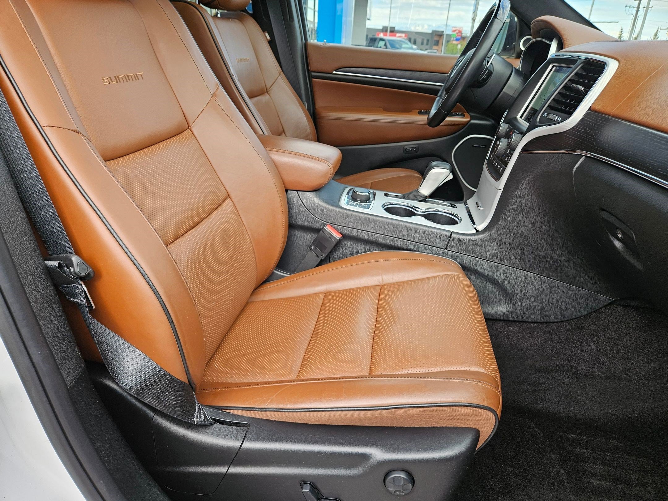 Used 2018 Ivory 3-Coat Jeep Summit image 32