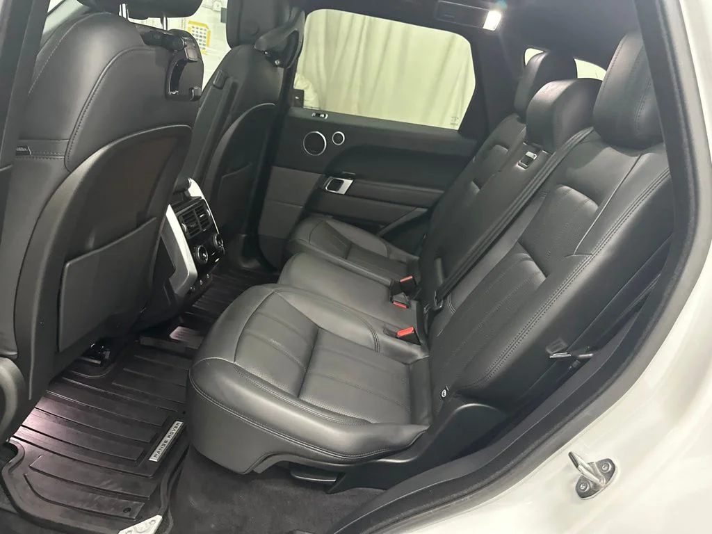 Used 2022 White Land Rover HSE Silver Edition image 27