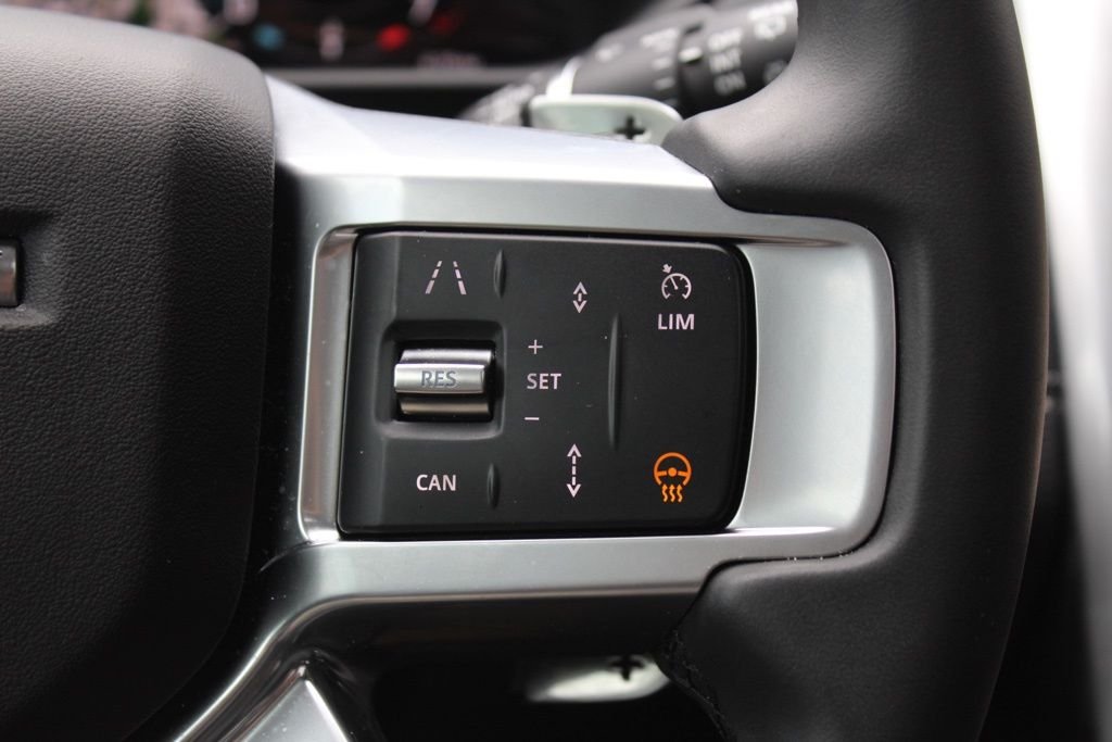 Used 2025 Blue Land Rover Dynamic SE image 18