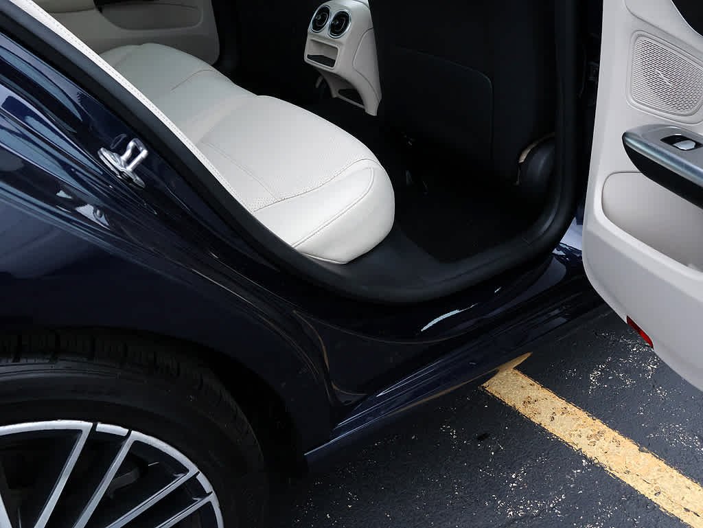 Used 2023 Lunar Blue Metallic Mercedes-Benz C 300 image 27