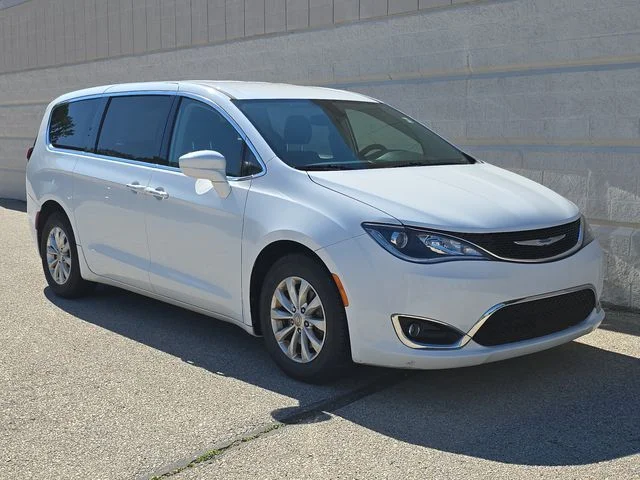 Certified Used 2018 White Chrysler Touring Plus image 14