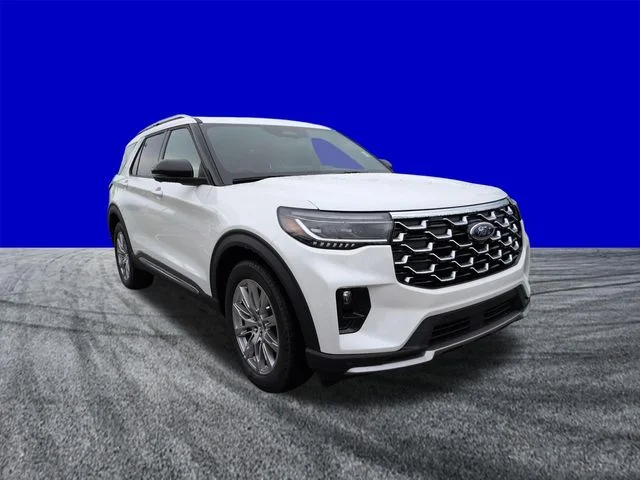 New 2026 Star White Metallic Tri-Coat Ford Platinum™ image 2