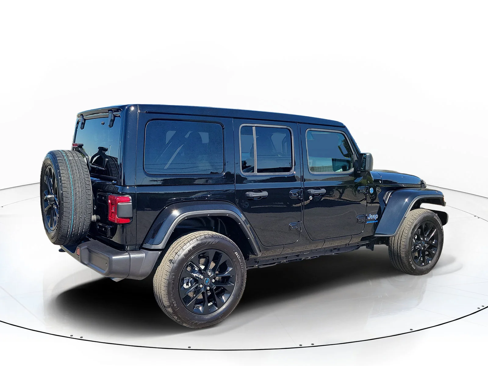 Certified Used 2025 Black Jeep Sahara 4xe image 3