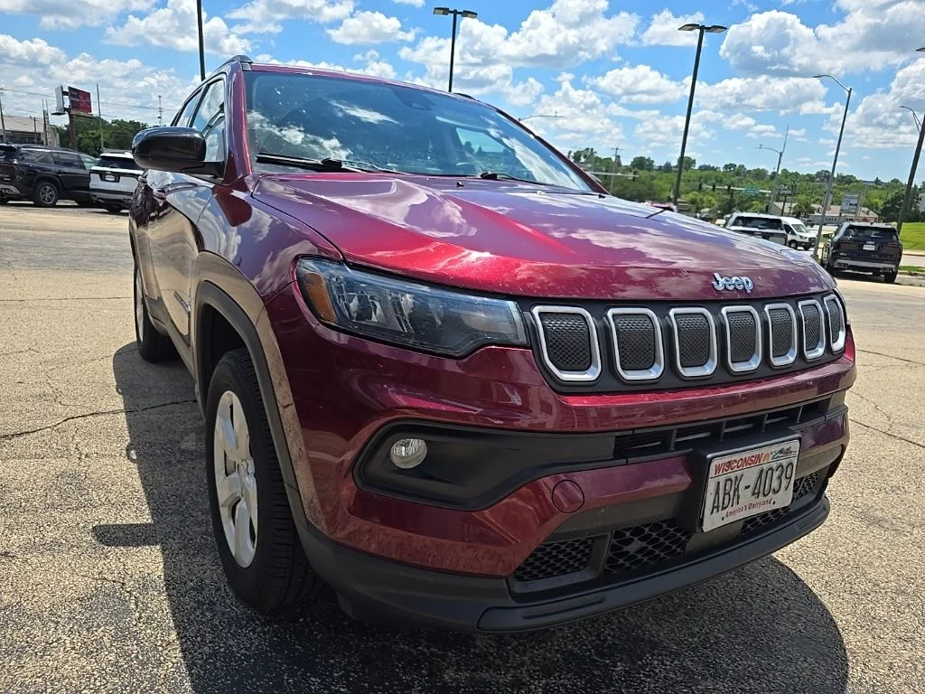 Used 2022 Red Jeep Latitude image 2