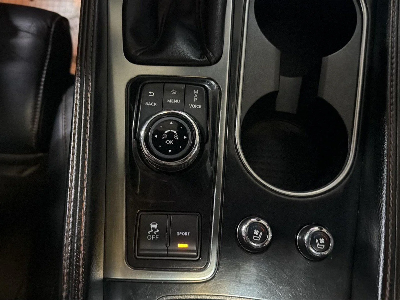 2022 Nissan Maxima SR - Photo 20
