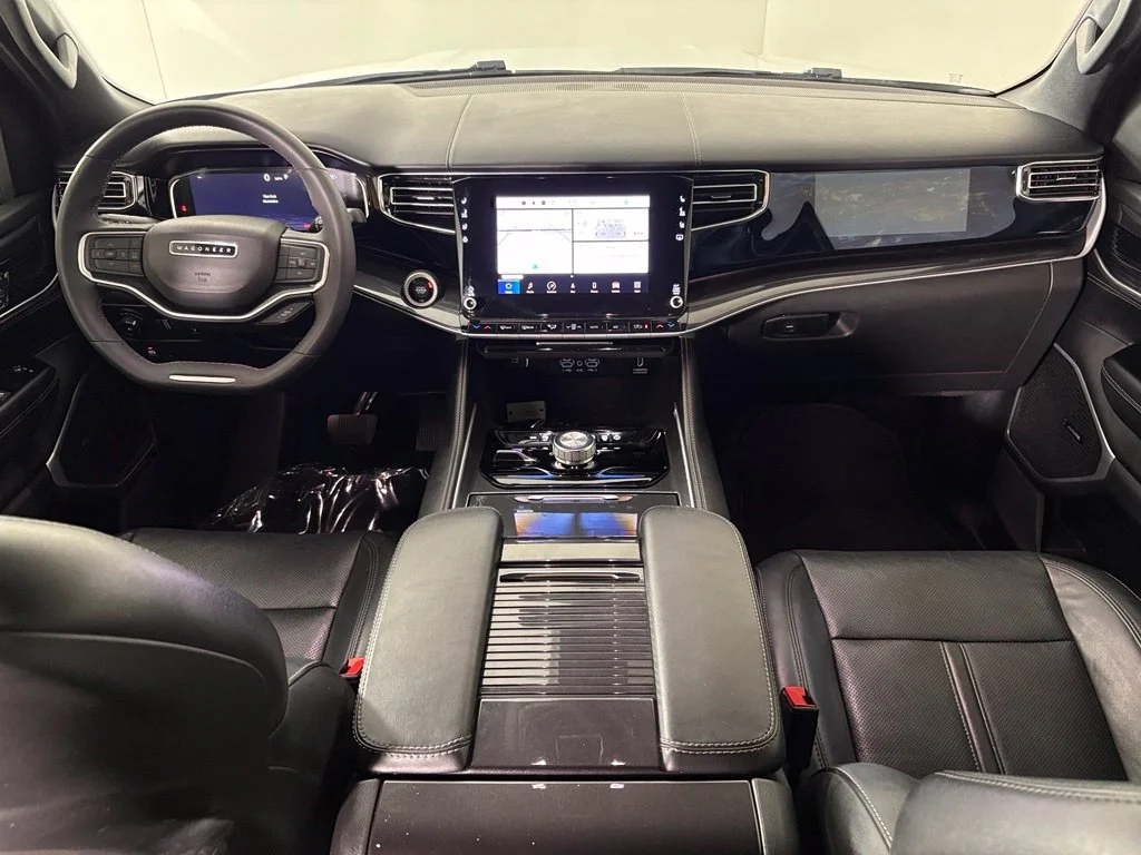 Used 2023 White Jeep Base image 31