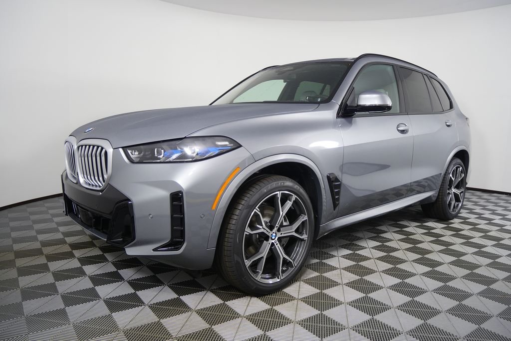 Used 2026 Skyscraper Grey Metallic BMW xDrive40i image 8