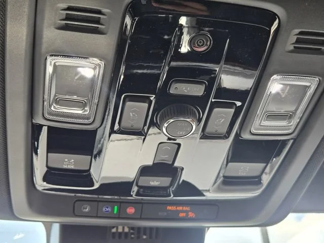2026 Chevrolet Suburban RST - Photo 9