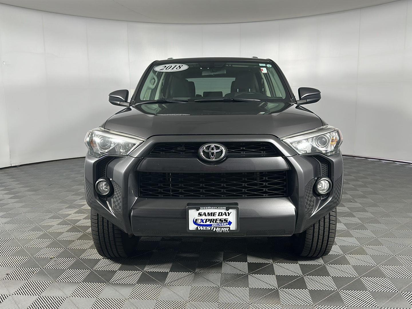Used 2018 Magnetic Gray Metallic Toyota SR5 image 4