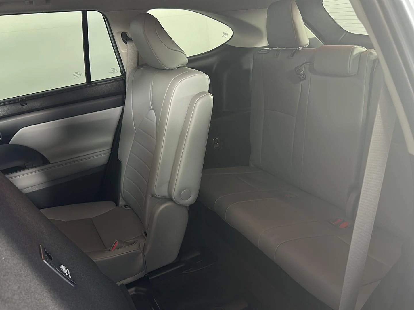 Used 2023 Moon Dust Toyota XLE image 23