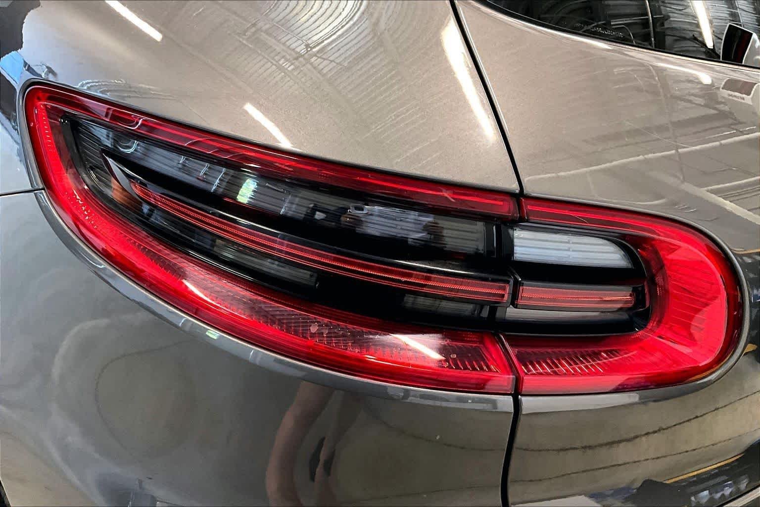 Used 2018 Agate Grey Metallic Porsche Sport Edition image 28