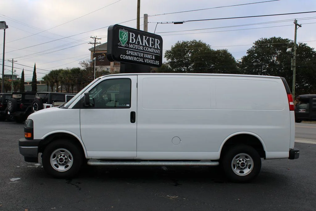 2023 GMC Savana Cargo Work Van - Photo 9