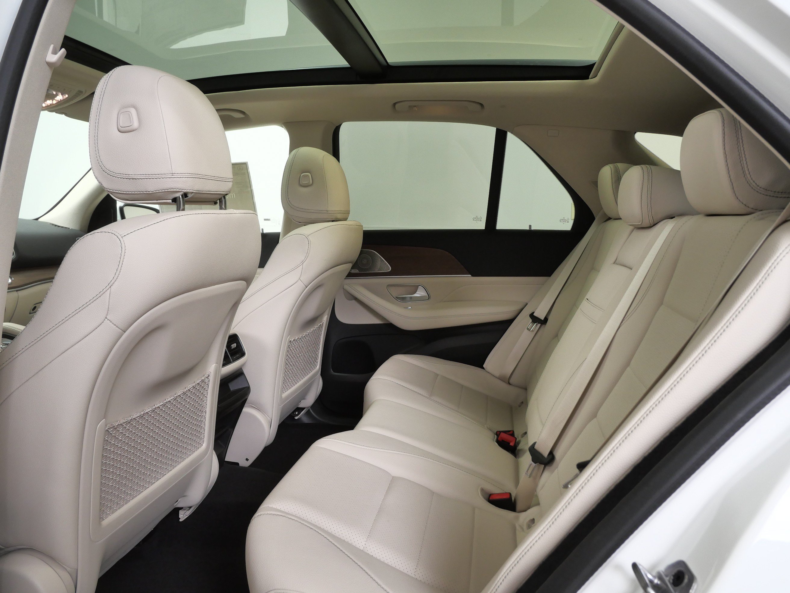 New 2026 Polar White Mercedes-Benz GLE 350 image 9