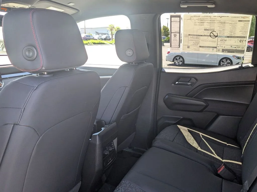 2025 Chevrolet Colorado Z71 - Photo 21