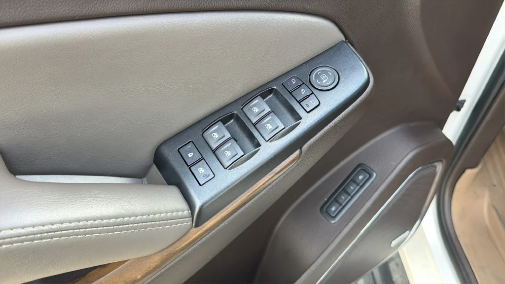Used 2019 White GMC Denali image 10