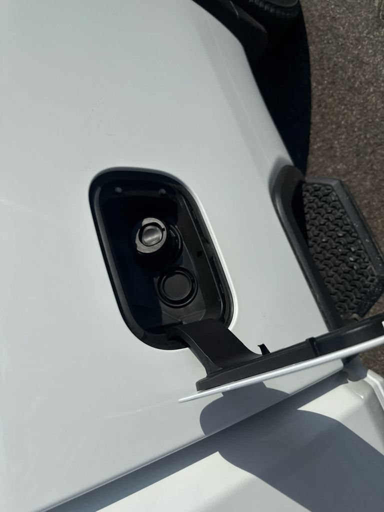 New 2026 Summit White GMC SLE image 12