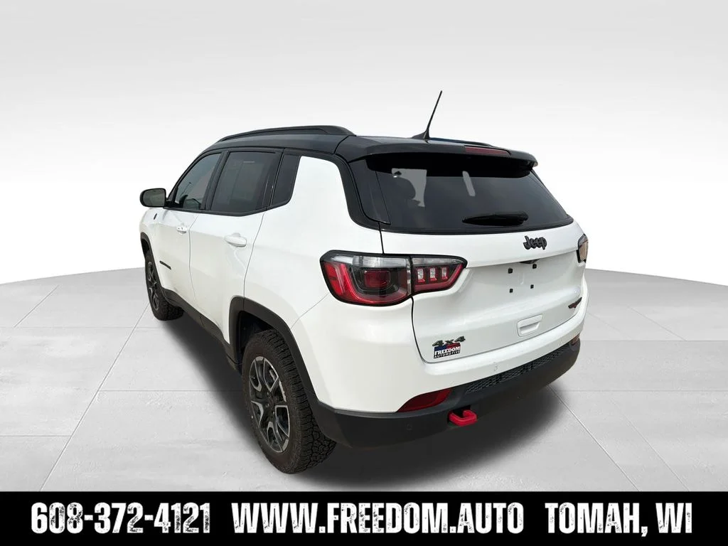 Used 2025 White Jeep Trailhawk image 5