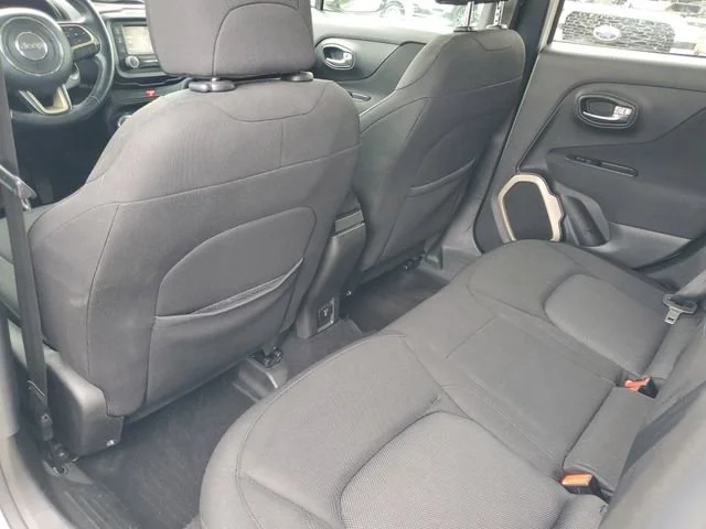 Used 2017 Alpine White Jeep Latitude image 22