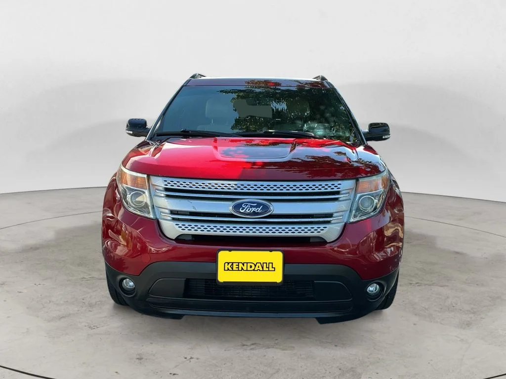 Used 2015 Red Ford XLT image 2