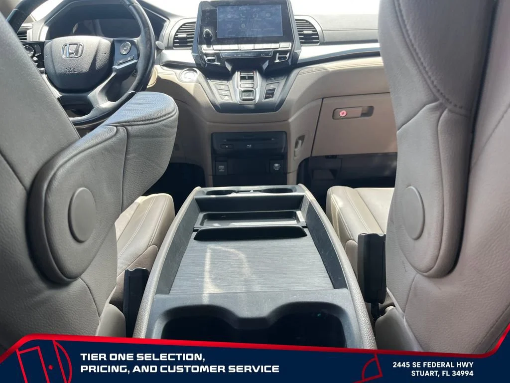Used 2018 Green Honda Touring image 16