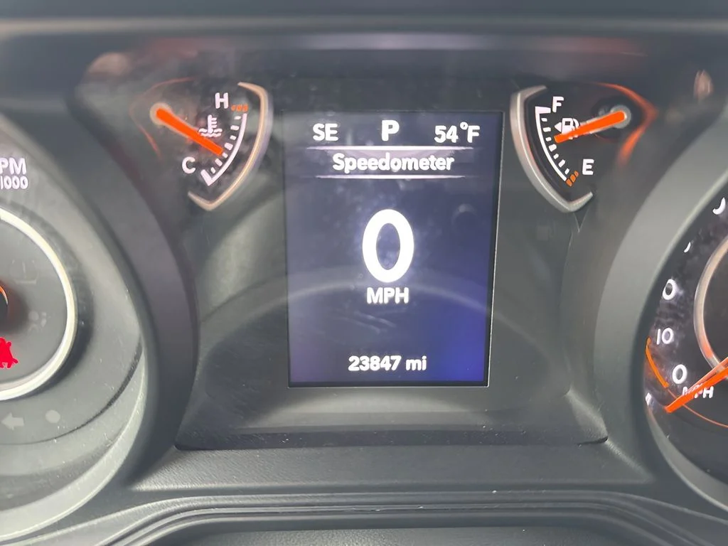 Used 2025 White Jeep Sport S image 24