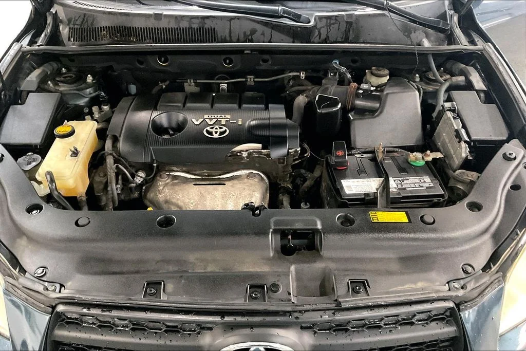 Used 2009 Green Toyota Base image 9