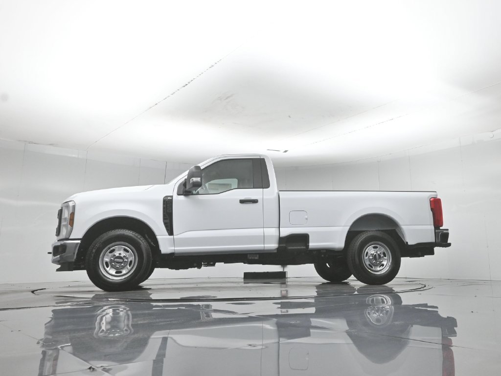 New 2027 Oxford White Ford XL image 46