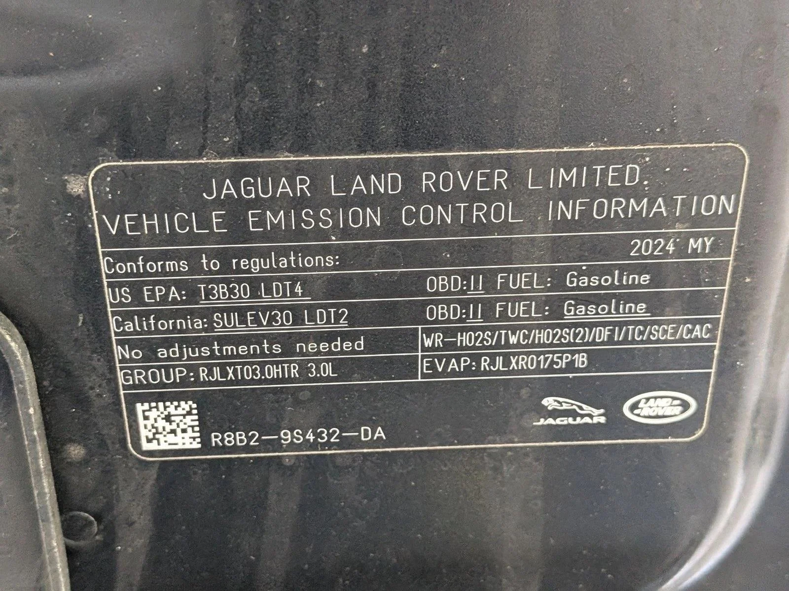 Used 2024 Black Land Rover X-Dynamic SE image 22