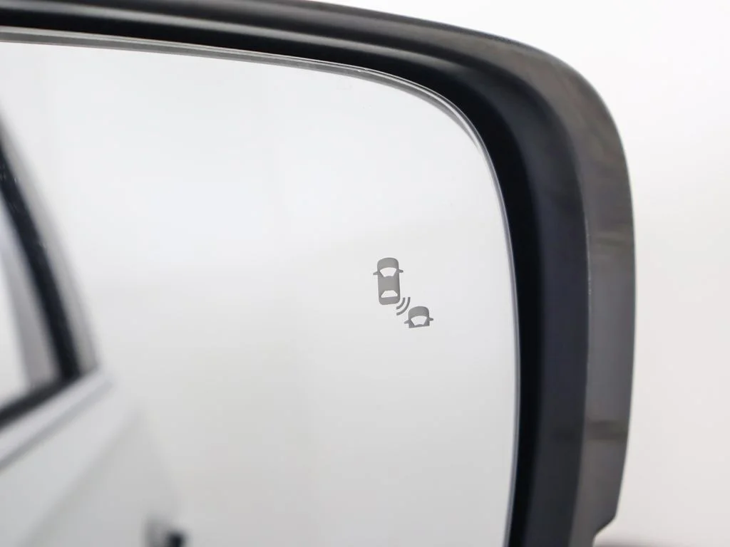 Used 2023 White Honda EX-L image 39