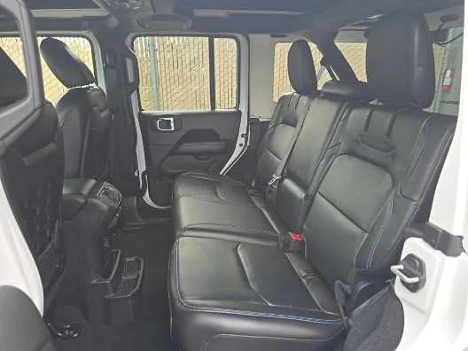 Used 2021 Bright White Clearcoat Jeep Unlimited Rubicon image 9